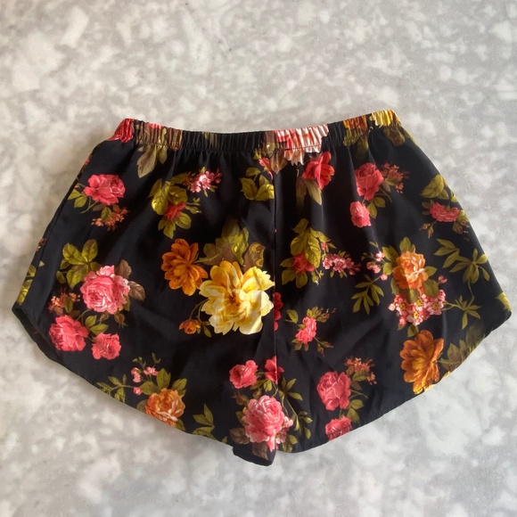 Floral high-waisted shorts - Picture 3 of 4